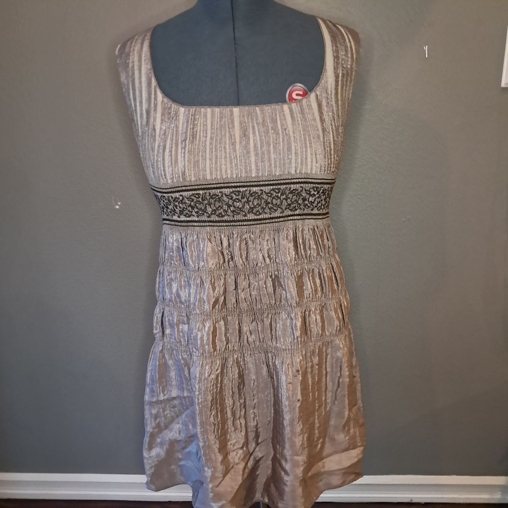 Max‎ Studio Women's Metallic Pleated Dress Champagne Empire Waist Size Medium